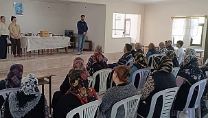 Köy Köy Gezerek Vatandaşlara Sağlık Aşılıyorlar
