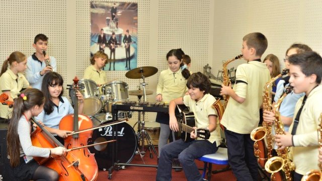 . FMV Ayazağa Işık İlköğretim Kurumu Okul Müdürü Faika Topal, öğrencilerin verimli bir yarı yıl tatili geçirebilmeleri için tavsiyelerde bulundu.