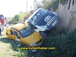 İki araç çarpıştı: 1’i ağır, 3 yaralı