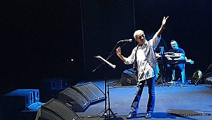 Sinop'ta Edip Akbayram'dan Sabahattin Ali'ye saygı duruşu