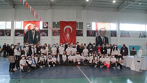 Ayancık'ta TÜBİTAK 4006 Bilim Fuarı