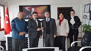 Kızılay'dan Ayancık'taki afetzedelere hediye alışveriş kartı