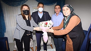 Vali Karaömeroğlu, Ayancık'taki afette yakınlarını kaybedenleri ziyaret etti