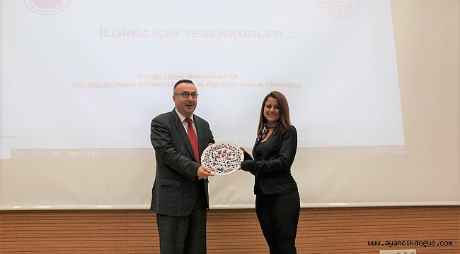 Ayancık'ta "Kariyer Yolculuğunda Yanınızdayız" konulu seminer