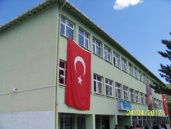 YENİKONAK YİBO ÖÐRENCİLERİNE 23 NİSAN HEDİYESİ