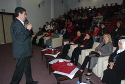 POLİS EŞLERİNE AİLE İÇİ İLETİŞİM KONFERANSI 