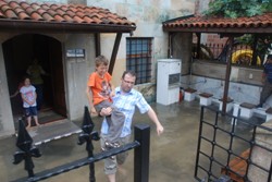 HORTUM ARDINDAN BAŞLAYAN YAÐMUR HAYATI FELÇ ETTİ 