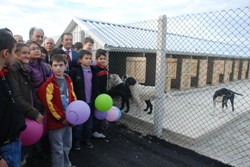 SAHİPSİZ HAYVAN BARINAÐI TÖRENLE AÇILDI