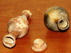 DEFİNE AVCILARI POLİSE YAKALANDI