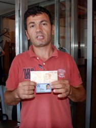 BULDUÐU 7 BİN 500 LİRAYI SAHİBİNE TESLİM ETTİ 