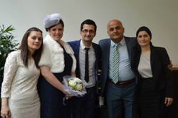 Erdem ailesinin mutlu günü