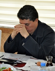 Vali Cengiz Ağlamamak İçin Kendini Zor Tuttu 