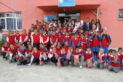 YAYKIN\ DA 118 ÖÐRENCİ BİR EL BEKLİYOR