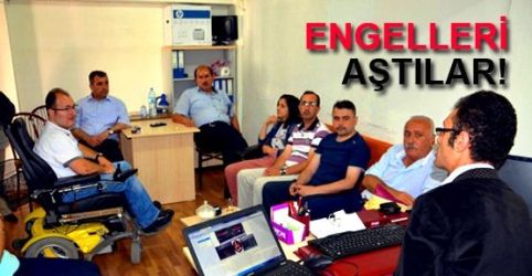 Gazeteciler Engeli Böyle Aştı