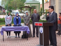 İMAM HATİP LİSESİ BEYAZ BAYRAK ALDI