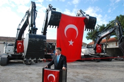 İL ÖZEL İDARESİ MAKİNA PARKINA 4 ADET EKSKAVATÖR