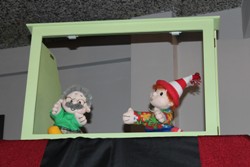 Miniklere Karagöz - Hacivat ve Kukla Gösterisi