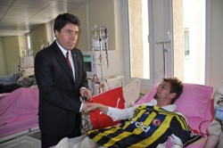 FENERLİ DİYALİZ HASTASINI DUYGULANDIRAN HEDİYE 