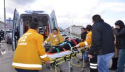 Yolun Karşısına Geçmek İsterken Canından Oluyordu