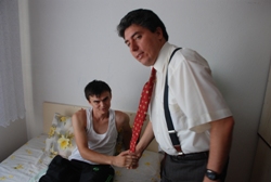 VALİMİZDEN YARALI ASKERE ZİYARET