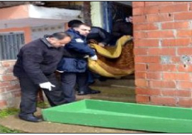 EVİNDE ÖLÜ OLARAK BULUNDU