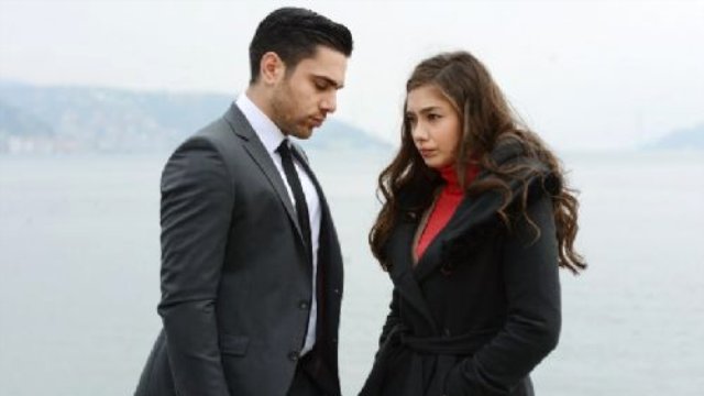 Aile yemeğinde Kadir Doğulu'ya yöneltilen "Neslihan'ın nerede?" sorusuna kendisi susunca kardeşi Kemal Doğulu cevap verdi.