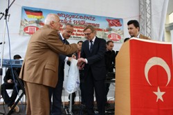 BAŞKAN ERGÜN GURBETÇİLERİN KERMESİNE KATILDI