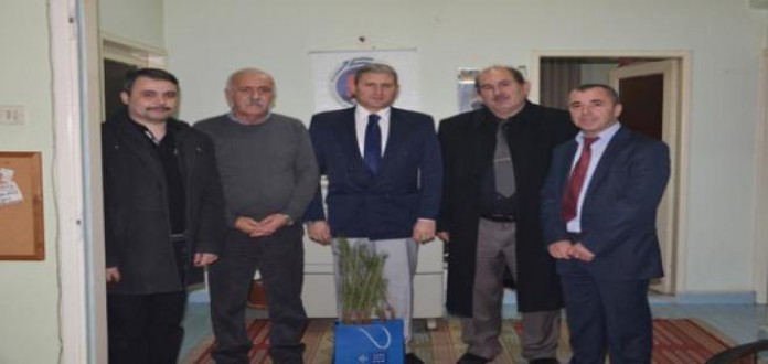 Cemiyet'e Fıstık Çamı Fidesi Hediye Etti