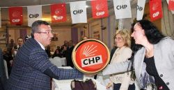 Altay Gurbetçilere CHP Rozeti Taktı