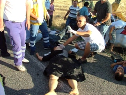 OTOMOBİL İŞ MAKİNESİNE ARKADAN ÇARPTI SİNOP’LU AİLEDEN 3 KİŞİ HAYATINI KAYBETTİ