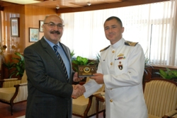 Gemi Komutanından Valiye Ziyaret