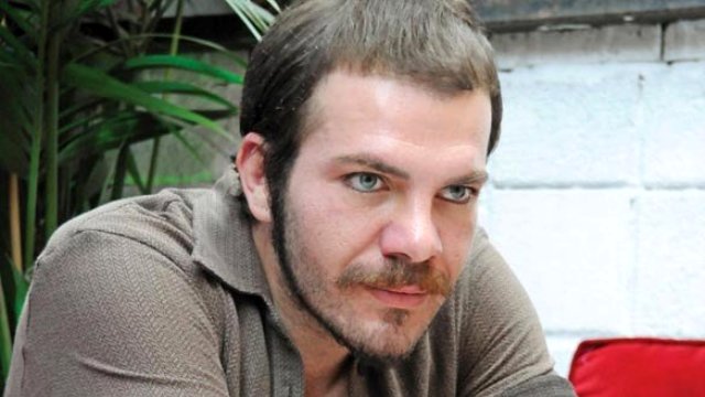 Güzel eşi Günay Müsayeva'dan boşanma aşamasında olan Karel, erkeklerin neden aldattığı konusuyla ilgili yaptığı yorumla dikkat çekti.