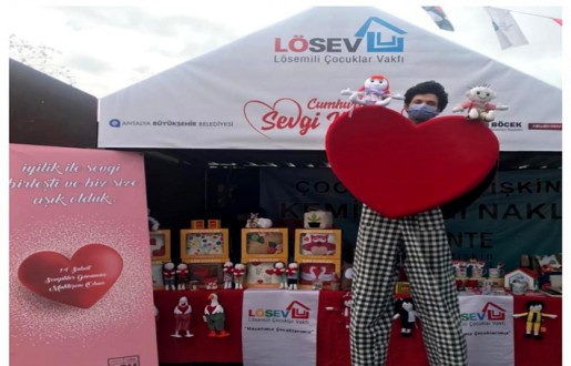 "İYİLİK İLE SEVGİ BİRLEŞTİ VE BİZ SİZE ÂŞIK OLDUK"