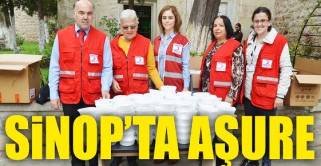 Kızılay'dan vatandaşlara aşure ikramı