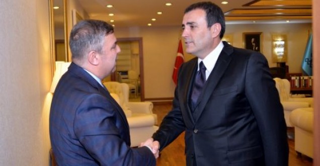 Maviş, turizmcileri bakanla buluşturuyor