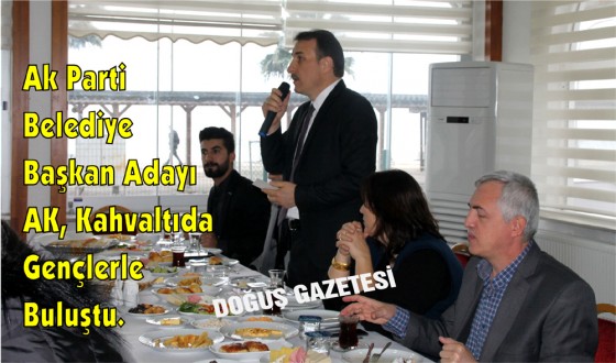 Recep AK Kahvaltıda Gençlerle Buluştu