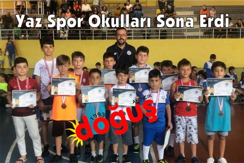 Yaz Spor Okulları Sertifika ve Madalya Töreni ile Sona Erdi